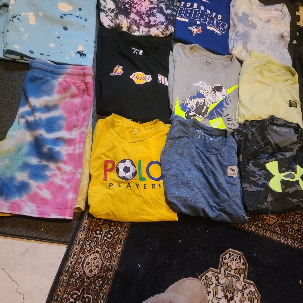 Lot of 12 items